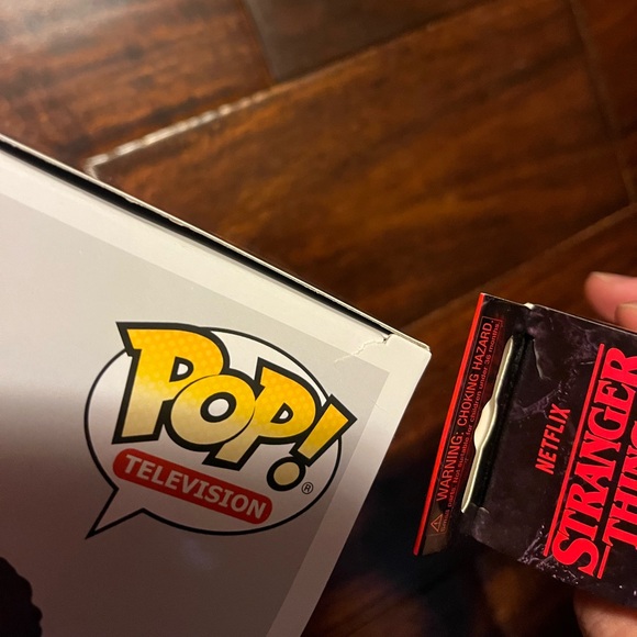 Stranger Things COLLECTIBLES - Picture 2 of 7